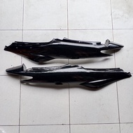 SMASH BLACK REAR SIDE BODY COVER SR SET RIGHTKiri 47111-07H00