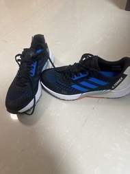 Adidas Terrex 越野跑鞋