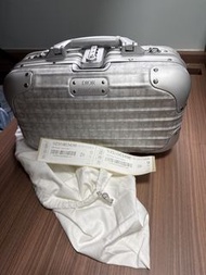 Dior Rimowa 銀色旅行箱