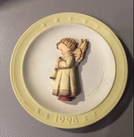 GOEBEL HUMMEL #695 1998 ANNUAL CHRISTMAS PLATE 德國M. I. Hummel喜姆娃娃1998年手繪陶瓷碟