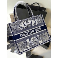 Dior booktote Tote Bag Engravable Latest Christmas Limited Eight-pointed Star Series Canvas Embroide