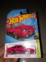 Hot wheels TOYOTA AE86 SPINTER TRUENO MERAH