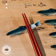 Blue and white Japanese Ayu fish chopsticks rest