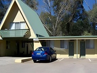 โรงแรมมิลเลอร์ คอทเทจ (Millers Cottage Motel)