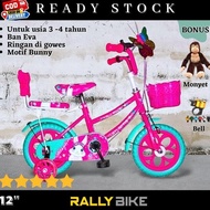 Sepeda anak perempuan roda empat ukuran 12 inch usia 3 tahun cewek