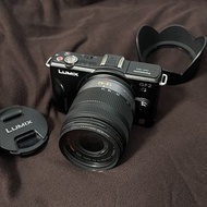 Panasonic Lumix DMC-GF2 Mirrorless Camera with 14-42mm Lens
