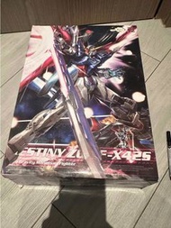 MG 1/100 Destiny Gundam ZGMF-X42S 模型