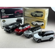 Toyota Fortuner Scale 1:64 Brand Para 64