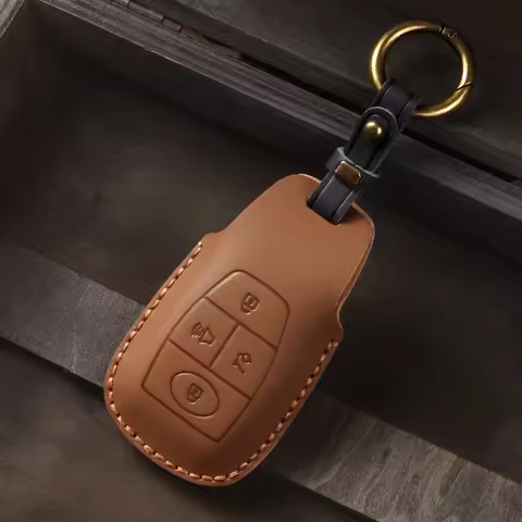 Crazy Horse Leather Car Key Cover Case Keyring Bag for BAIC X7 BJ40 Senova D50 D70 X55 X65 EU5 EU7 F