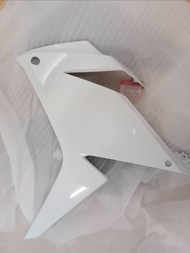 แฟริ่งตัวกลางด้านซ้าย A รถสีดำ /สีน้ำเงิน-ดำ CBR150R ปี 2019 รหัสสินค้าสีขาว64411-K45-N40ZC แฟริ่งต