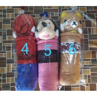 bantal berkepala kartun yg beranika jenis dan berwarna.