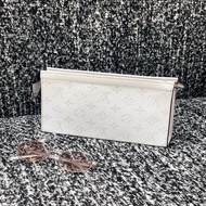 LV/路易威登 Gaston白色老花單肩斜挎包