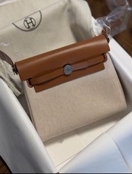 Hermes Mini Herbag，Hermes herbag 20 mini gold phw，愛馬仕迷你herbag 金棕色