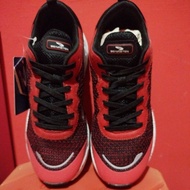 MERAH 910 NINETEEN FUUTO ACCEL SHOES RED BLACK SIZE 41