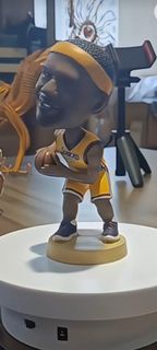 NBA 球星公仔 LeBron James，搖頭公仔