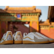 Cute cat-shaped sneakers - cat-shaped shoes