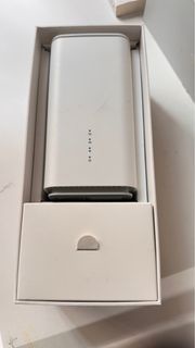 OPPO 5G CPE T1a Router  with adapter