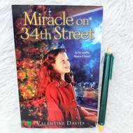 Miracle on 34th Street by Valentine Davies / Chapter Book