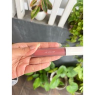 Implora lip mate