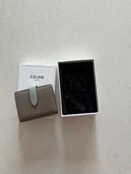 全新靚貨Celine 雙折皮夾，附零錢袋  肩斜背包女款💡包裝齊全，原廠禮盒+加防尘袋