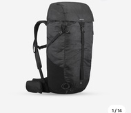 Quechua MH100 35L 黑色背包