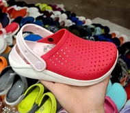 /Buy 1 pair get Free 2 Jibbitzs/  รองเท้าหัวโตเด็ก Crocs LiteRide clog for kid รองเท้าเด็ก Kids shoes มี25สี Size C8------J3 รองเท้าสวย เบานิ่มใส่สบาย เด็กๆใส่แล้วน่ารักมากเลย