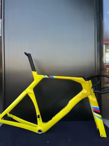 2026 new carbon fiber road bike, the Y1RS, features disc brakes, gull-wing handlebars, aerodynamics,