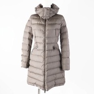 MONCLER FLAMMETTE 長款羽絨服，版型優美，附貼布與帽子，米色，00碼，正品，女款，成色極佳。