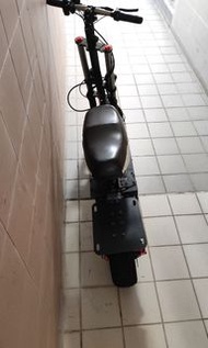 E-scooter 電動滑板車 72v 13寸 10000w 43ah 可拆卸電池 可摺