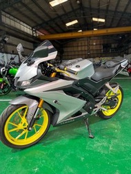 YAMAHA R15