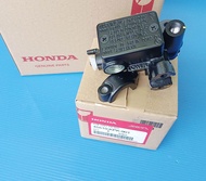 แม่ปั้มเบรคแท้HONDA Phantom 200CBR150รุ่นคาร์บู อะไหล่แท้ศูนย์HONDA(45510-KPK-901)1ชิ้น