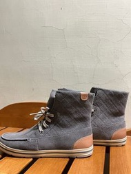 Timberland灰色斜格紋平底短靴