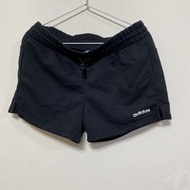 Adidas 黑色束口短褲 魚鱗布 尺寸US:M 9.5成新 左右兩邊有開衩