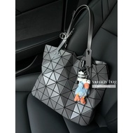 [Old Fairy] High-Quality BAOBAO ISSEY Miyake ISSEY MIYAK * 7 x 10 Grid Rock Bag Ladies Casual Should