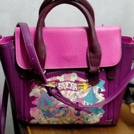 Brera art fever sling bag