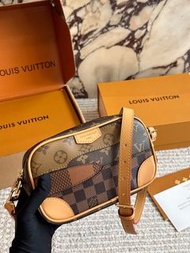 全新2️⃣星期到貨‼️LV 相機包
