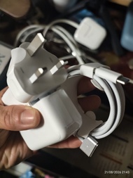 Macbook Air 原裝充電器、充電線