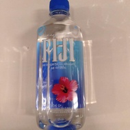 Fiji air minum dalam kemasan air mineral 500 ml