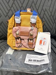 全新明星同款Doughnut Crossbody Bag ｜超人氣甜甜圈迷你斜挎包。元氣滿滿的黃粉紅玫瑰色MACAROON TINY YELLOW	x ROSE；超強防水的尼龍布料；迷你可愛的小挎包尺
