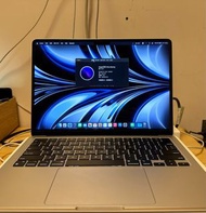 M2 Macbook Air 13" 2022 ( M2 / 8CPU 10GPU /8GB RAM/256 SSD/13.6)｜ TouchID｜D充電 15/1000次｜ ※跟充電器｜