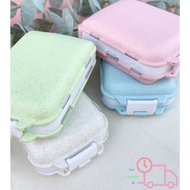 USED TRAVEL PIN BOX BROOCH USED ACCESSORY BOX NEEDLE