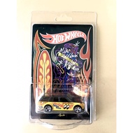 HOT WHEELS by HIRO ISHII SIGNED ‘71 Datsun Wagon Mooneyes