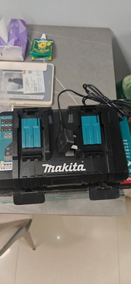 Makita DC18RD 雙孔快速充電器