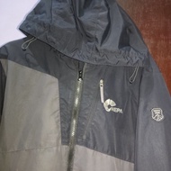 Jaket Gunung Nepa