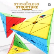 RUBIK | 3X3 SQUARE AND TRIANGLE RUG