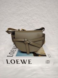 《香港旺角實體店✅》Loewe Gate mini 橄欖綠 馬鞍包 (支持7間銀行免息分期）
