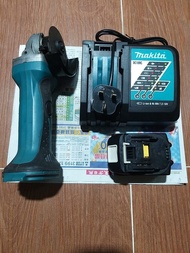 牧田 Makita 磨機  電池  充電器  DGA402