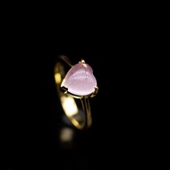 แหวนพลอยของแท้ พลอยโรสควอตซ์ (Rose Quartz) พลอยแห่งความรัก เรือนเงินแท้ 92.5% ชุบทองคำ พลอยแท้จากมาด