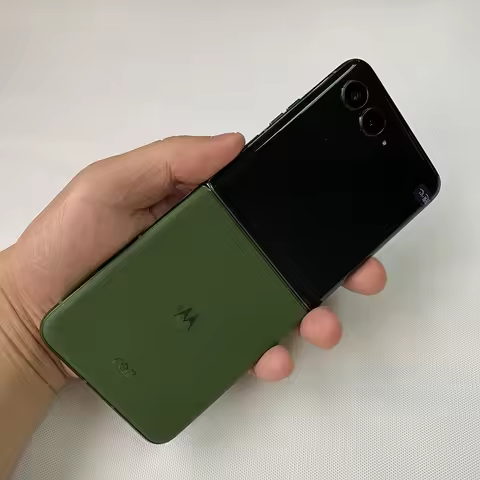 Motorola Razr 50 Ultra XT2451 5G Mobile Phone NFC 12GB+256GB Snapdragon 8sGen3 165Hz 6.9‘’ AMOLED Di