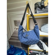 Vivienne, Empress Dowager Cixi, Large Capacity Men's and Women's Sports Bag, Diagonal Cross Handhel